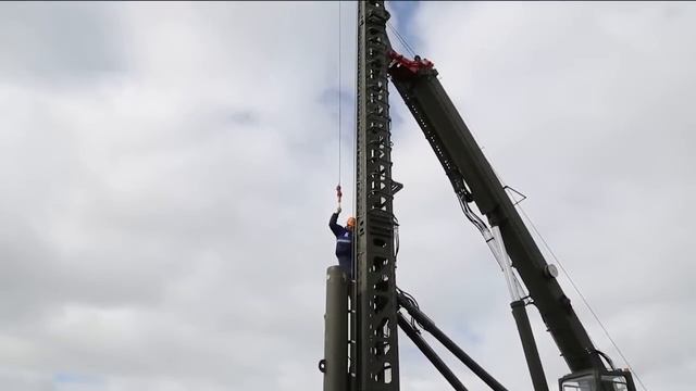 ОБЗОР Универсальный сваебойный агрегат УСА 2 на шасси КАМАЗ 6560 военного и гражданского назначения смотреть онлайн