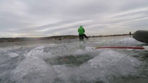 Ловля зимой на мормышку. Игра мормышкой для начинающих.