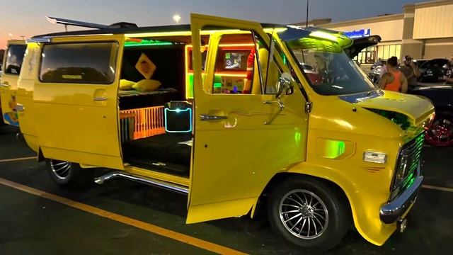 Blue Springs MO cruise night 40 & 7 смотреть онлайн