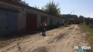 КРОХА.Учусь кататься на мопеде))