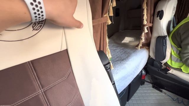 Дальнобой. 150 ЕВРО на Мерседес. Делаем конфету из ACTROS своими руками. Дальнобой по европе.