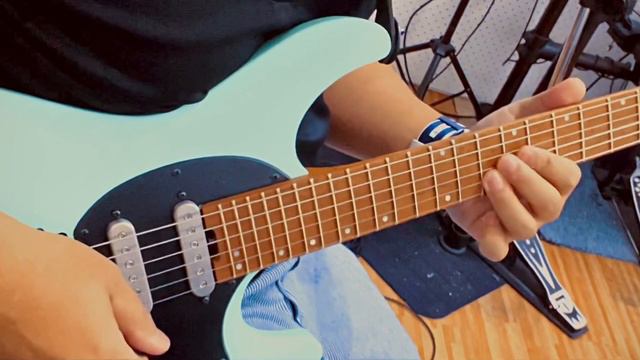 Ibanez Headless Guitar смотреть онлайн