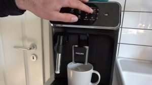 Philips Series 2200 EP2220 Cappuccino zubereiten Cappuccino machen Philips Series 2200 EP2220 Kaffe