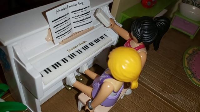 Sylvanian families piano. Playmobil. Сильвания фэмилис урок пианино.