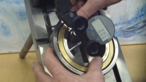 Определение класса точности подшипника по непостоянству(биению) диаметра внутреннего кольца.