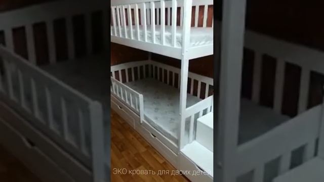 Двухъярусная кровать с лестницей комод из массива берёзы от ecobedhouse #кровать #детскаякровать