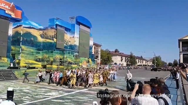 Открытие праздничного парада ко Дню нефтяника в Альметьевске!