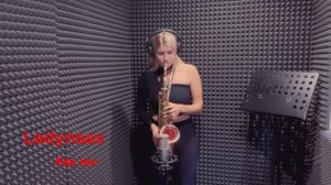 Эти завораживающие звуки саксофона