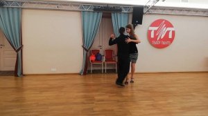 Урок 95. Выход партнера через крест. Танцующие танго.