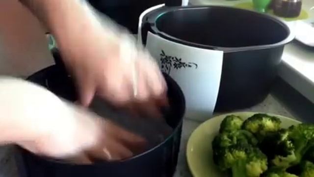 Капуста брокколи в хрустящем кляре без масла. Брокколи с ореховым соусом в Аэрогриле Gfgril.