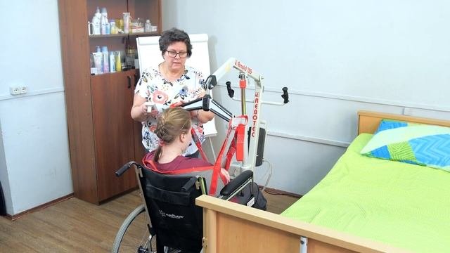Использование подъемника: ролл-системы, подъемника типа “Арнольд”, механического подъемника