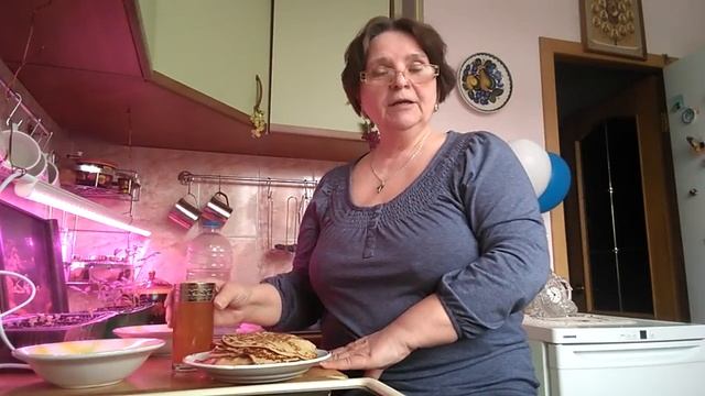 Ч 2 Дрожжевые блины без яиц,молока!!! Клецки с черносливом!!! смотреть онлайн