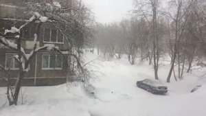 Снег за окном