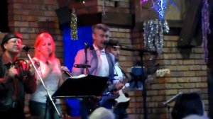 ТАНЦУЕМ НОВОГОДНИЙ ТВИСТ...