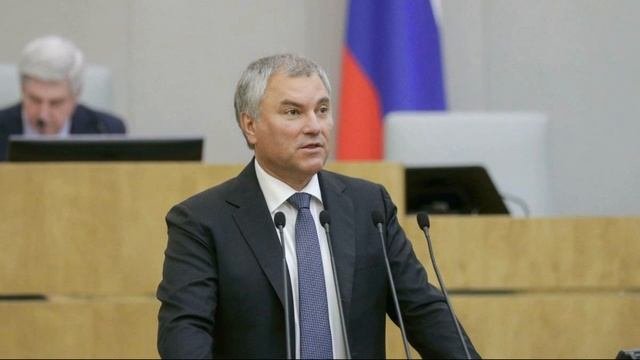 Необходимо проводить дедолларизацию.