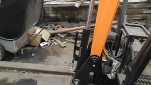 МИНИЭКСКАВАТОР  Краткий обзор прицепного мини-экскаватора.   Узлы и детали экскаватора.