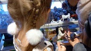 Диаша Покупаю Лошадок. Игрушки животных ЛОШАДИ