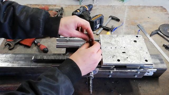 Довбально-пазувальний верстат (Ч.2 Колона, перша спроба в роботі) смотреть онлайн