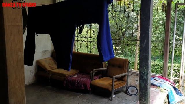 Dikira Rumah Kosong Angker ❗Ternyata..Rumah Tua Belanda Ini Ada Penghuninya ? смотреть онлайн