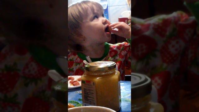 Ребенок очень хочет пить смотреть онлайн