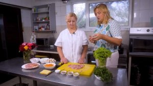 Полный восторг! Куриный рулет с грибами и сыром