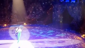 Цирк на льду "Айсберг". Номер с голубями