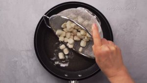 Проще некуда, а удивит приятно! ХРУСТЯЩИЕ БАКЛАЖАНЫ по-японски. Рецепт от Всегда Вкусно!.mp4