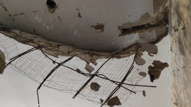 Потолок в сталинке | Демонтаж продолжается | Черновой ремонт в старом доме