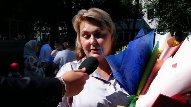 Линейка, посвящённая Первому сентября прошла в МБОУ "СОШ 19" г. Владивостока смотреть онлайн