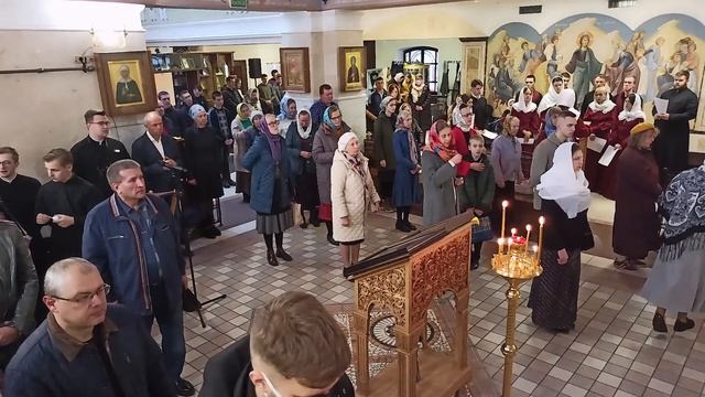 Божественная литургия в храме МинДА (9 октября 2022 года) смотреть онлайн