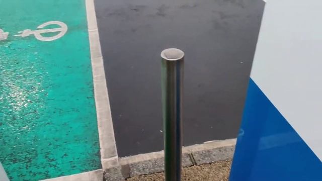 Charging your Citroën C5 Aircross Plug-In Hybrid at a Public Charging Station смотреть онлайн