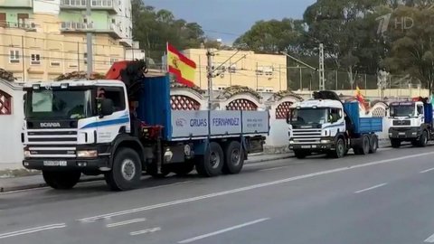 В Испании продолжаются протесты сотрудников транспортной отрасли из-за роста цен на бензин