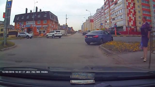 тойота на встречке ул Камышинская и Генерала Мельникова смотреть онлайн