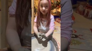 Rifi tries pottery for the first time