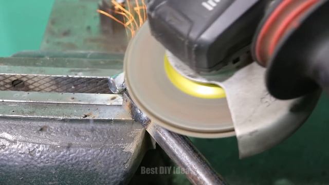 My Clever Trick for Bending Steel Chains Any Way You Want смотреть онлайн