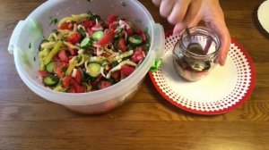 САЛАТ  ИЗ  ПОМИДОРОВ  И   ОГУРЦОВ  НА  ЗИМУ. Съедается на ура!!!! Обалденно  вкусный рецепт!!!