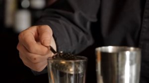 How to use properly use Strainers for Cocktails - DrinkSkool Bar Techniques