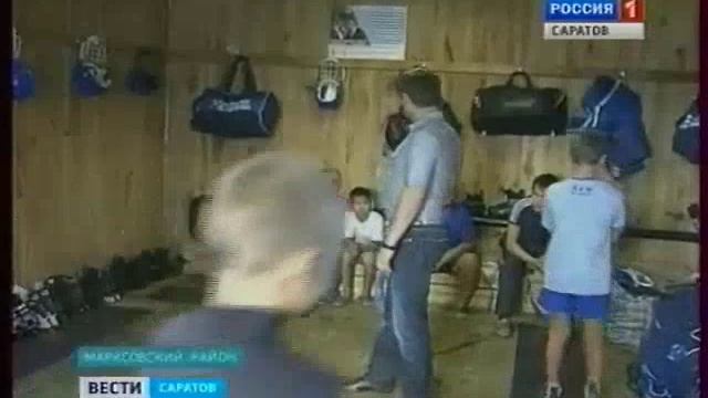 Юные хоккеисты Маркса занимаются в ужасных условиях смотреть онлайн