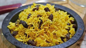 Рис басмати с изюмом и пряностями по-индийски