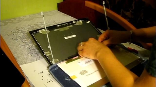 Laptop screen replacement / How to replace laptop screen ASUS X5MS смотреть онлайн