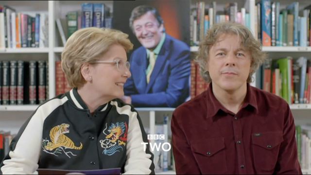 QI promo with Sandi Toksvig and Alan Davies смотреть онлайн