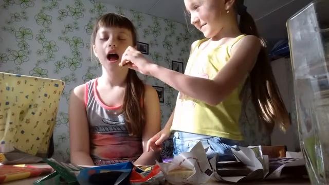 Челлендж Угадай шоколад Альпен Гольд KitKat Milka Kinder Аленка смотреть онлайн