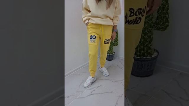 Обзор желтых штанов с принтом смотреть онлайн