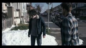 Уэйн разбил окно плохому парню ( момент из сериала Уэйн )