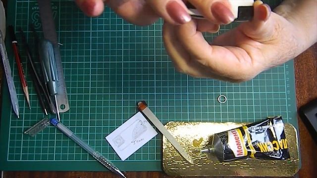 Кулон из кожи в технике аппликация