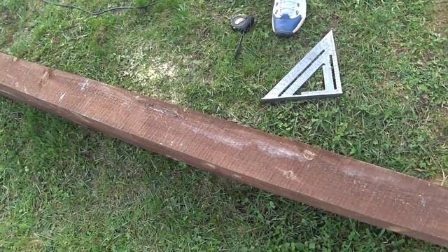 Клумба своими руками из дерева на даче. Цветник из бруса для петуний..