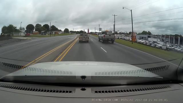 Confederate Flag with a Skeleton and machine gun on a truck. Впереди Сусанин в Америке. смотреть онлайн