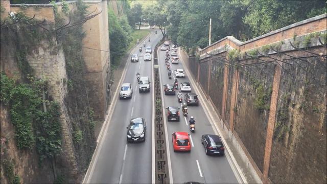 Viale del Muro Torto in The Villa Borghese garden. смотреть онлайн