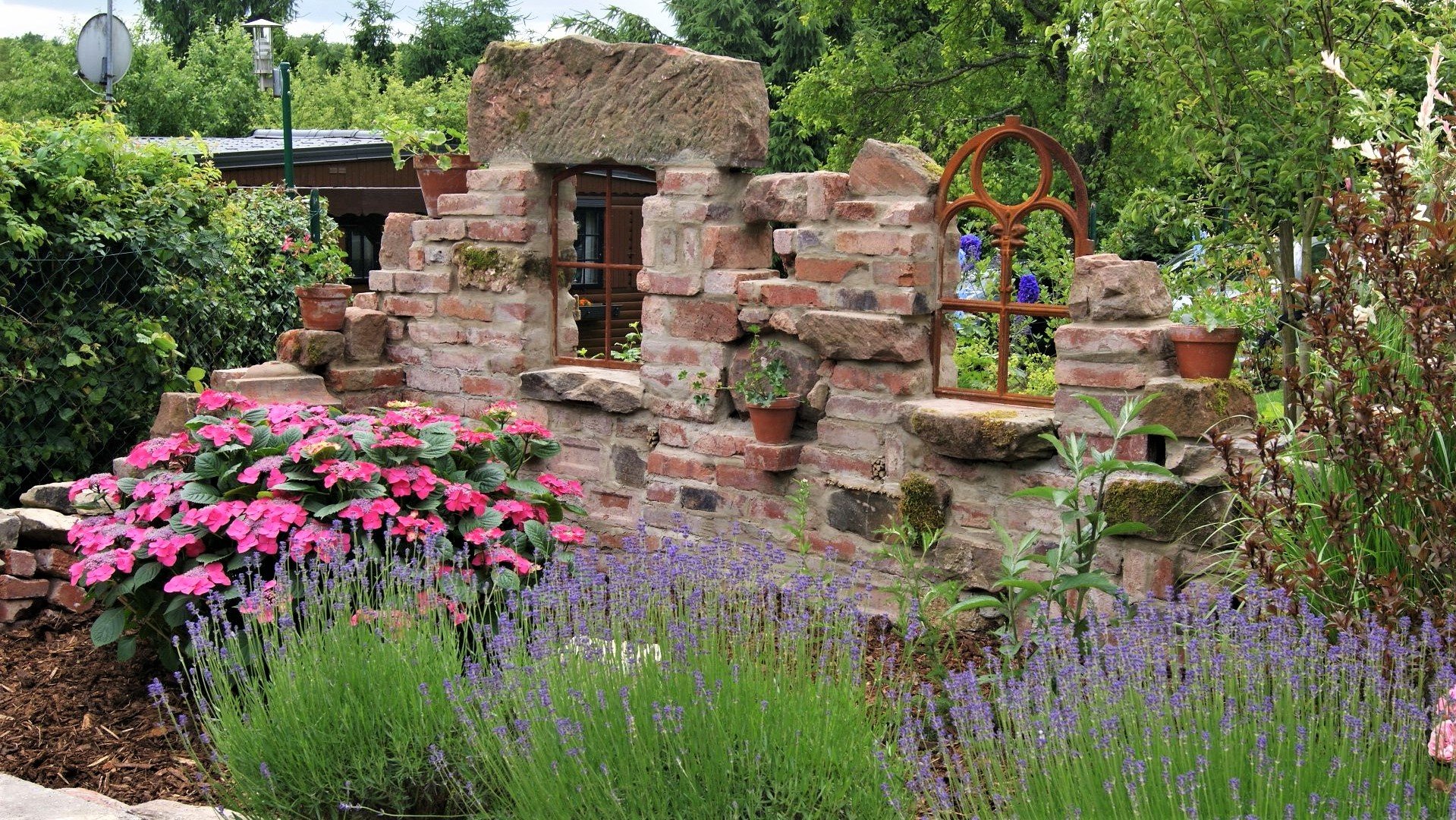 ?Оригинальные примеры оформления садовых участков / Garden Decoration Ideas / A - Video