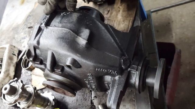 Меняем проблемный задний редуктор 4.44 в 168-м корпусе на вечный редуктор в 188-м корпусе на Х1 Е84